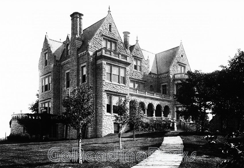Stirling Mansion at 1120 Center Avenue